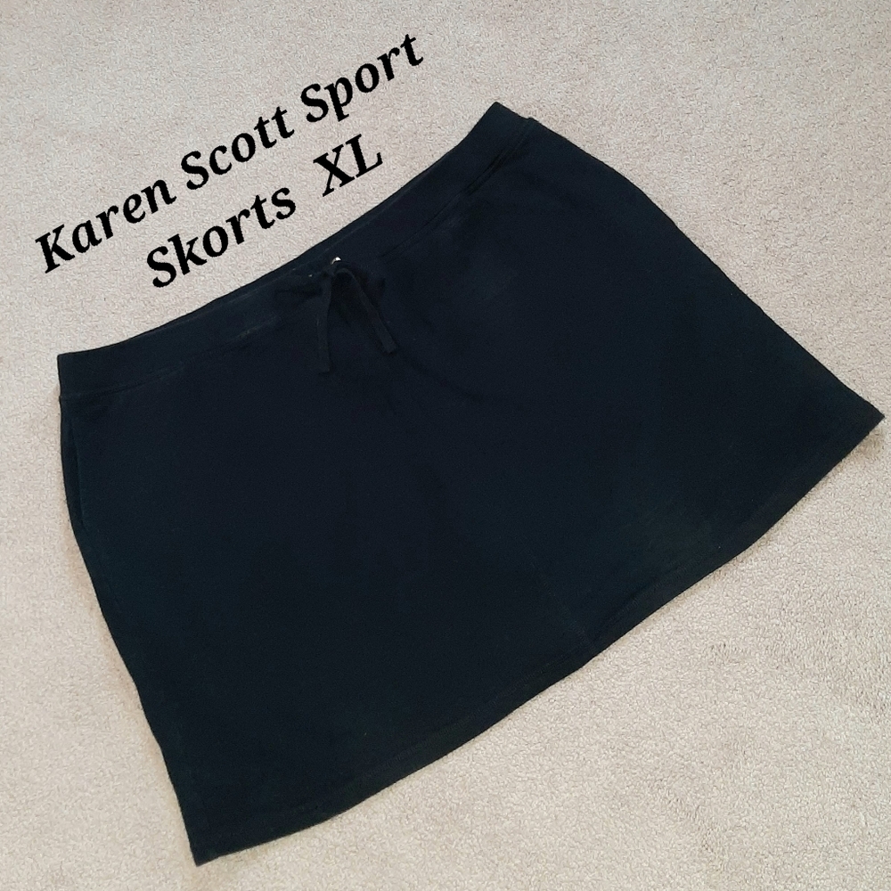 Black Skorts